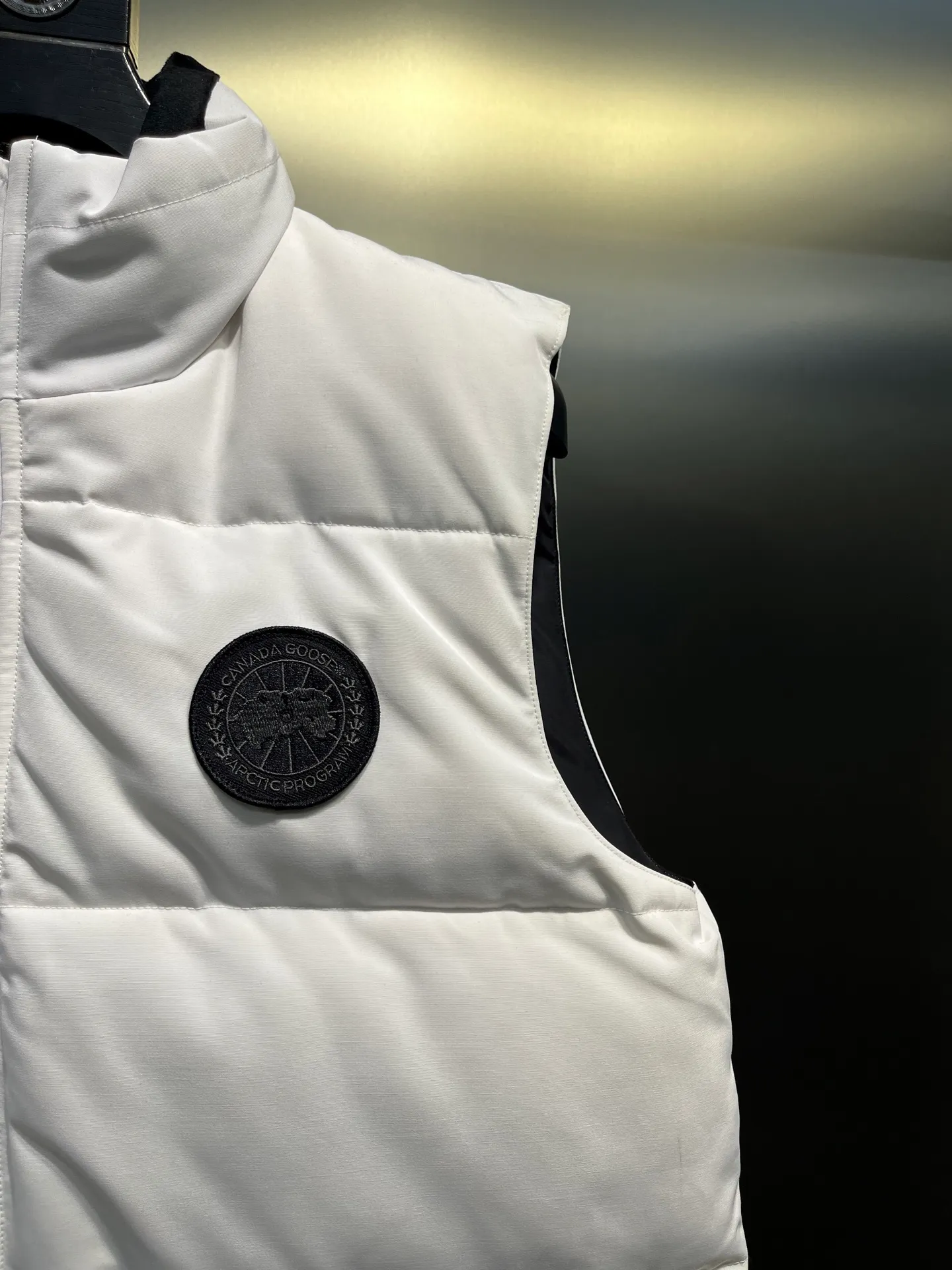 P380 🇨🇦Canada Goose""🇨🇦🌟 (Pure white non-refundable) Garson down vest has always been recognized as the warmest down jacket. Various Instagram celebrities, Internet celebrities, and celebrities often wear it for street photos. I make Canada Goose every year, but I still can't get rid of my love for it. No matter how cold the days are, there is no need to be afraid, because there is! Filled with 90% white duck down, it is the legendary warmest down jacket and is known as a must-have for Arctic outdoor sports! The most popular down jacket in the world, celebrities are rushing to buy it, it is a must-have!  Size: XS to 2XL